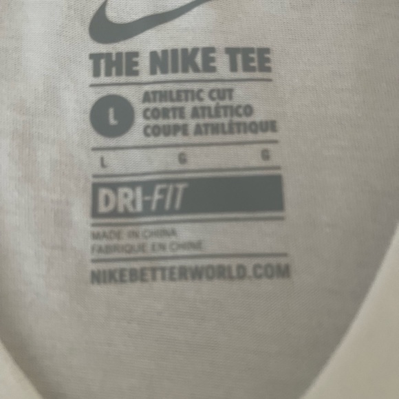 THE NIKE TEE - Picture 3 of 4